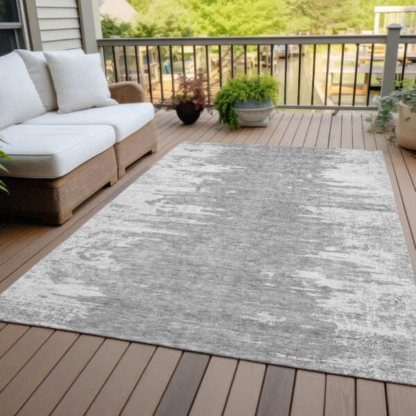 5' X 8' Silver Gray And Ivory Abstract Washable Indoor Outdoor Area Rug