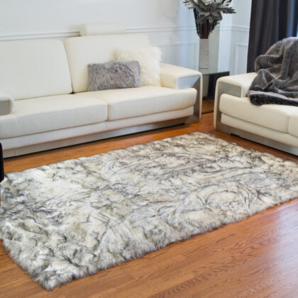 5' x 8' Gray Faux Sheepskin Printed Area Rug