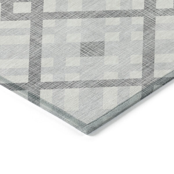 9' X 12' Silver Gray And Ivory Geometric Washable Indoor Outdoor Area Rug
