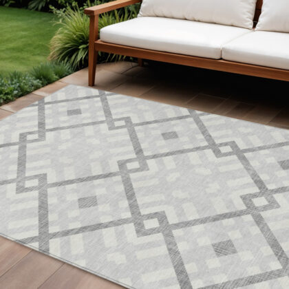 9' X 12' Silver Gray And Ivory Geometric Washable Indoor Outdoor Area Rug
