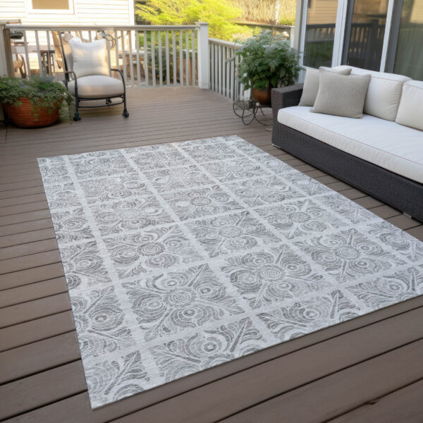 10' X 14' Silver And Gray Medallion Washable Indoor Outdoor Area Rug