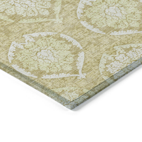 8' X 10' Gold Wheat And Ivory Medallion Washable Indoor Outdoor Area Rug