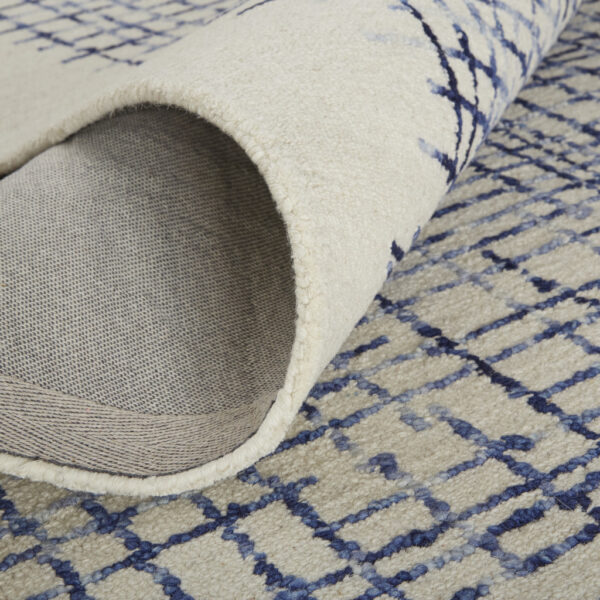 8' X 10' Ivory And Blue Wool Plaid Tufted Handmade Stain Resistant Area Rug