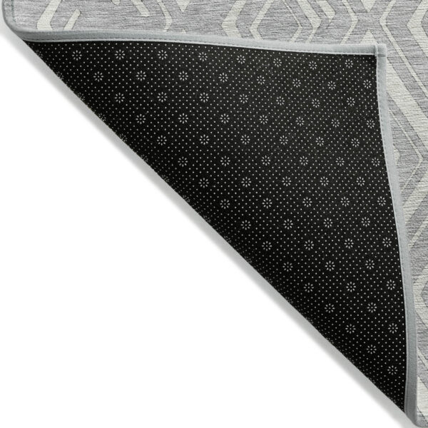 8' X 10' Silver And Ivory Geometric Washable Indoor Outdoor Area Rug