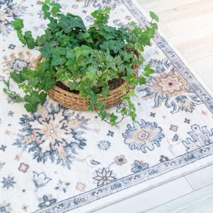 5' x 8' Gray and Gold Floral Area Rug