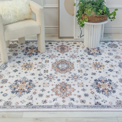 5' x 8' Gray and Gold Floral Area Rug