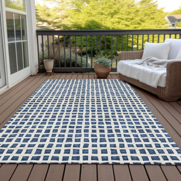 5' X 8' Navy Blue And Ivory Geometric Washable Indoor Outdoor Area Rug