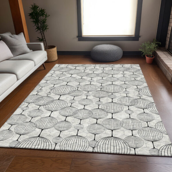 5' X 8' White Gray And Silver Geometric Washable Indoor Outdoor Area Rug