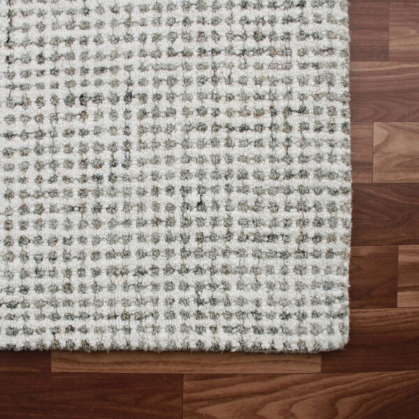 5' x 7' Gray and Ivory Wool Checkered Hand Tufted Area Rug