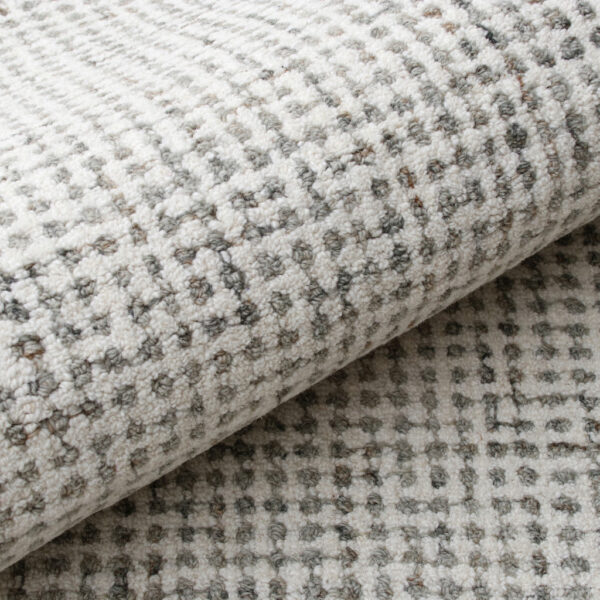 5' x 7' Gray and Ivory Wool Checkered Hand Tufted Area Rug