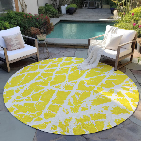 8' Round Yellow and White Round Abstract Washable Non Skid Indoor Outdoor Area Rug