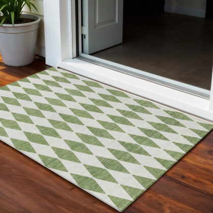 3' X 5' Green And Ivory Geometric Washable Indoor Outdoor Area Rug