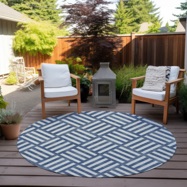 8' Navy Blue And Ivory Round Geometric Washable Indoor Outdoor Area Rug