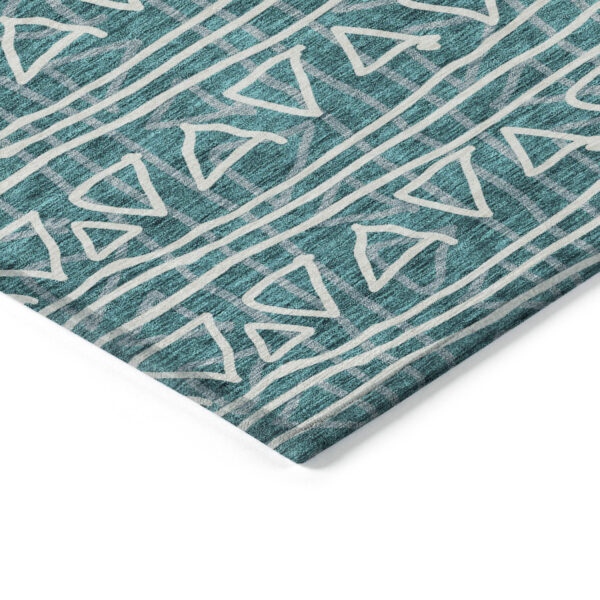 8' Teal Blue And Ivory Round Geometric Washable Indoor Outdoor Area Rug