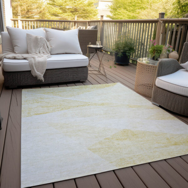 10' X 14' Gold Beige And Ivory Abstract Washable Indoor Outdoor Area Rug