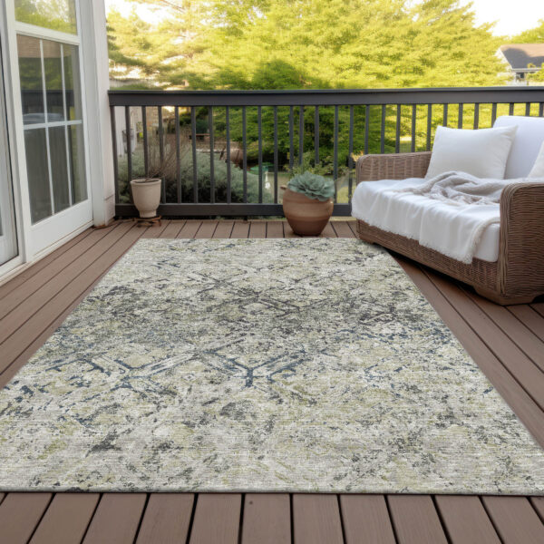 8' X 10' Silver Gray And Charcoal Geometric Washable Indoor Outdoor Area Rug