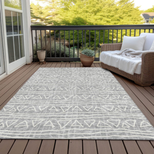 8' X 10' Gray Charcoal And Silver Geometric Washable Indoor Outdoor Area Rug