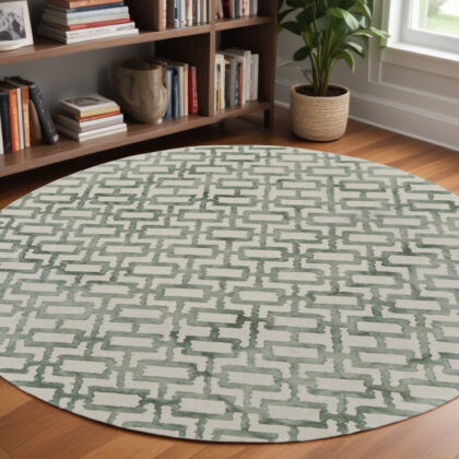 10' Ivory and Green Round Trellis Hand Tufted Area Rug