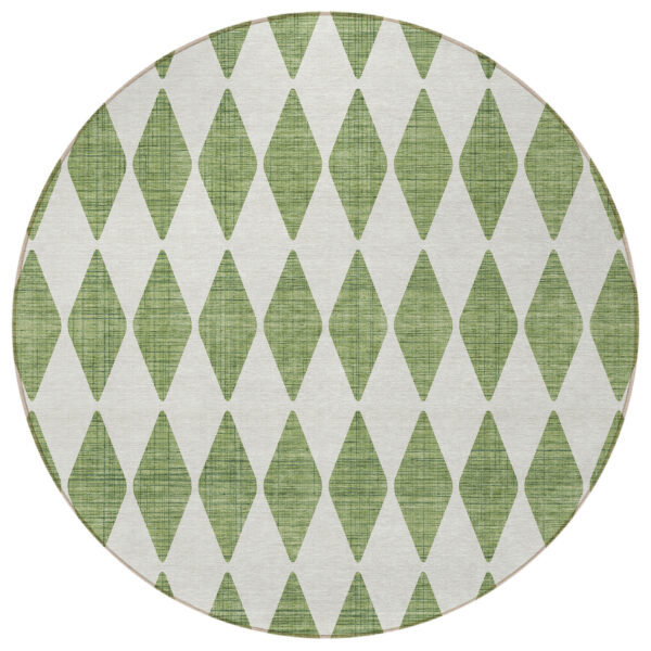 8' Green And Ivory Round Geometric Washable Indoor Outdoor Area Rug