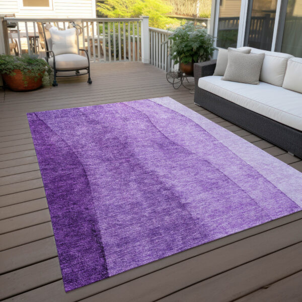 5' X 8' Purple And Lavender Ombre Washable Indoor Outdoor Area Rug
