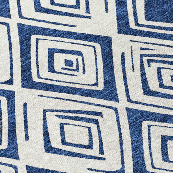 8' Navy Blue And Ivory Round Geometric Washable Indoor Outdoor Area Rug