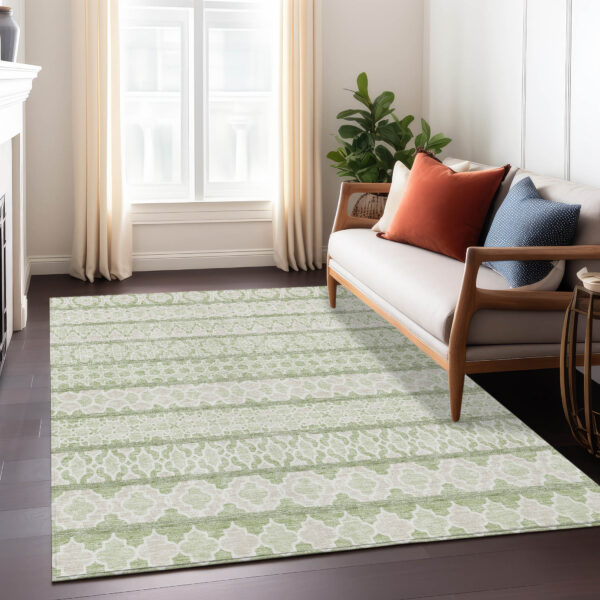 3' X 5' Artichoke Green And Ivory Quatrefoil Washable Indoor Outdoor Area Rug