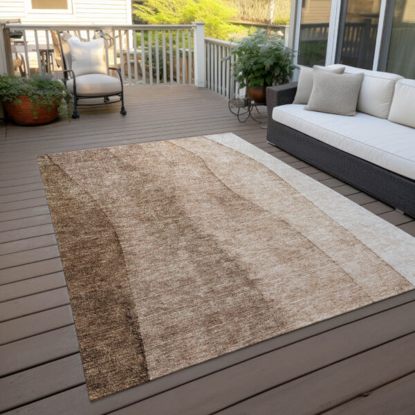 8' X 10' Brown And Beige Ombre Washable Indoor Outdoor Area Rug