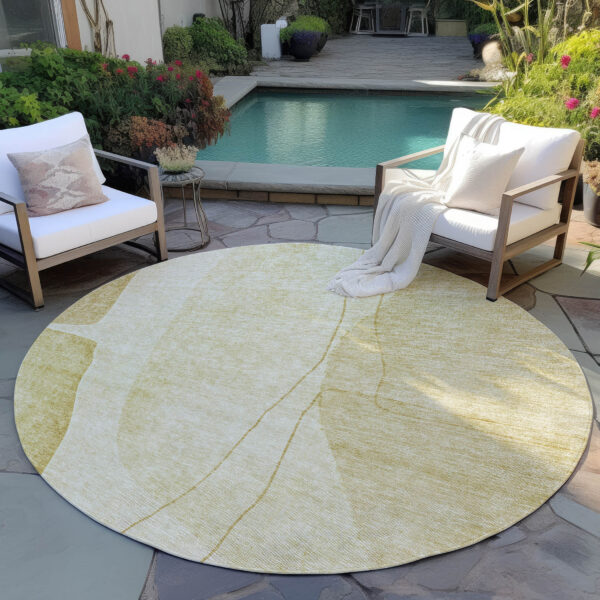 8' Gold Wheat And Beige Round Abstract Washable Indoor Outdoor Area Rug