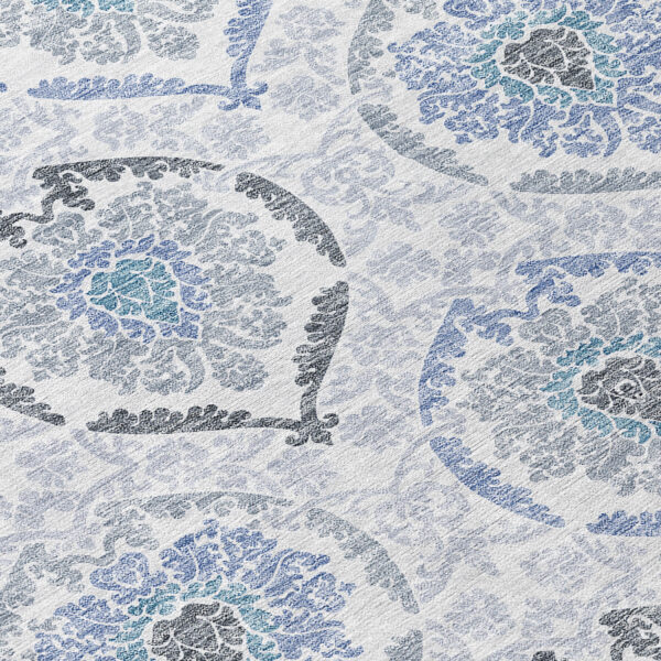 8' Gray And Denim Blue Round Medallion Washable Indoor Outdoor Area Rug