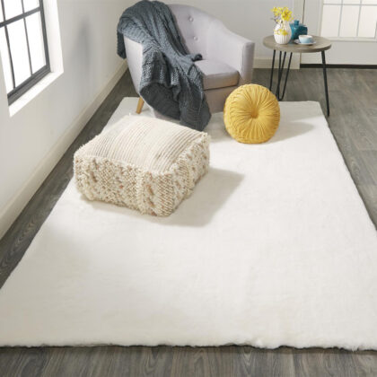 7' X 10' White Shag Area Rug