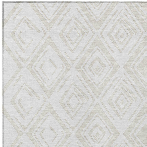 5' X 8' Pearl And Ivory Geometric Washable Indoor Outdoor Area Rug