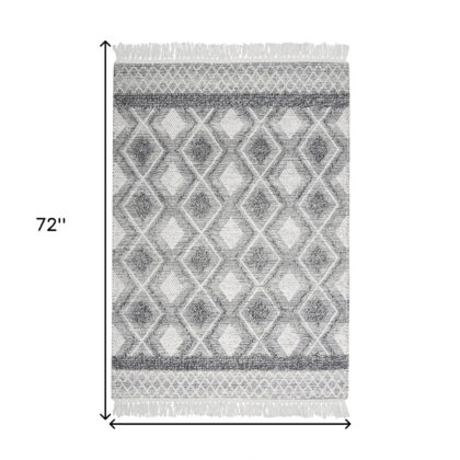 4' x 6' Gray and Ivory Geometric Hand Woven Area Rug With Fringe