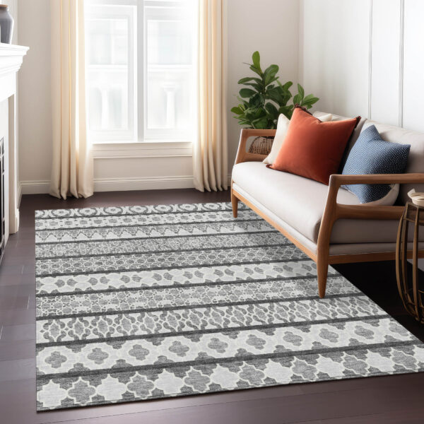 5' X 8' Gray Charcoal And Silver Quatrefoil Washable Indoor Outdoor Area Rug