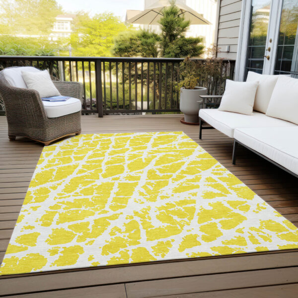 8' X 10' Yellow and White Abstract Washable Non Skid Indoor Outdoor Area Rug