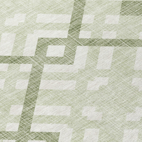 8' Artichoke Green And Olive Green Round Geometric Washable Indoor Outdoor Area Rug