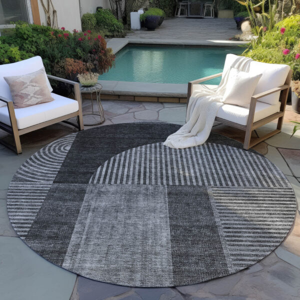 8' Charcoal Gray And Silver Round Geometric Washable Indoor Outdoor Area Rug
