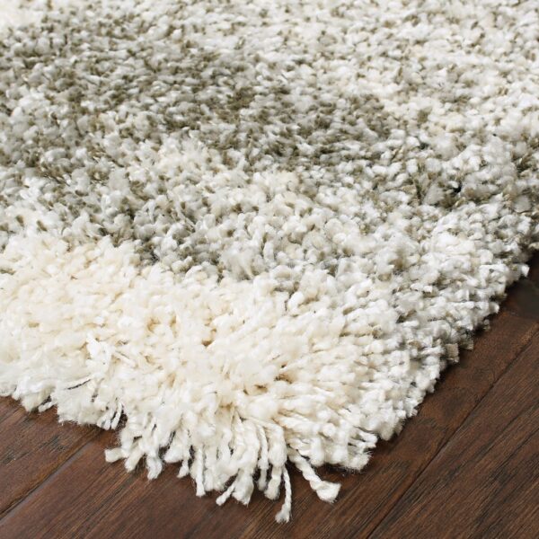 8’ Round Gray And Ivory Geometric Pattern Area Rug