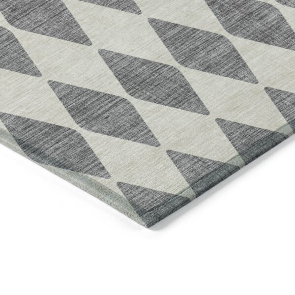 5' X 8' Gray And Ivory Geometric Washable Indoor Outdoor Area Rug
