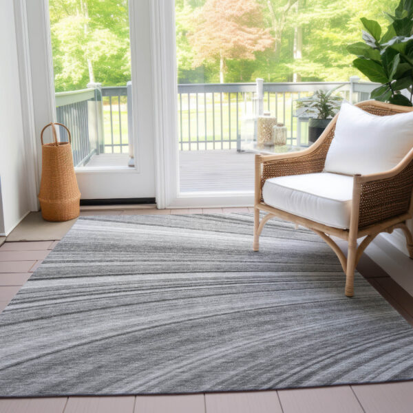 5' X 8' Gray Silver And Ivory Abstract Washable Indoor Outdoor Area Rug