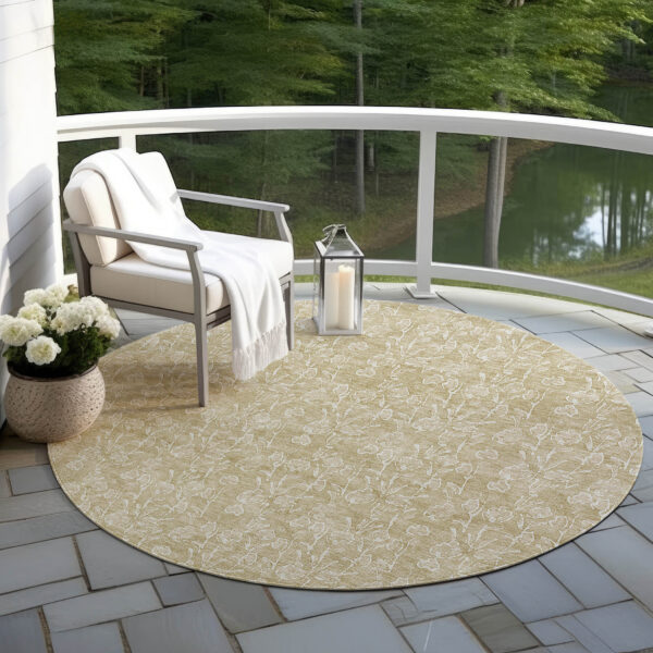 8' Beige And Ivory Round Floral Washable Indoor Outdoor Area Rug