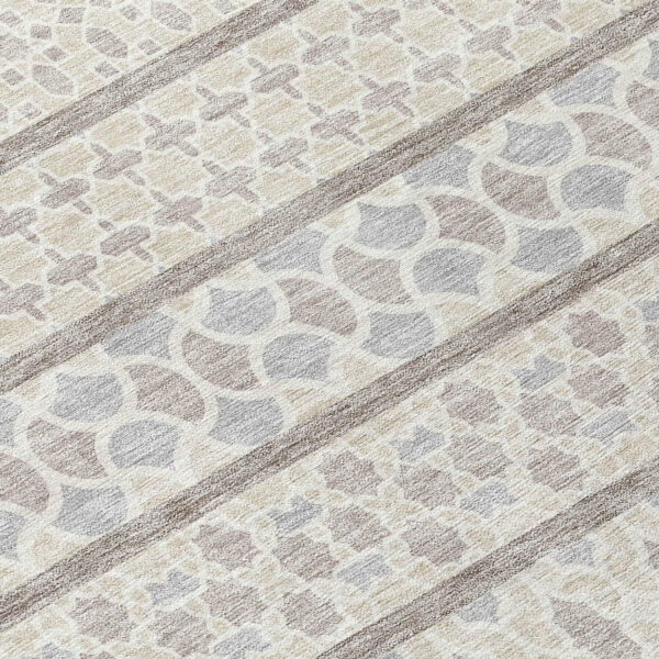 8' Ivory Beige And Taupe Round Quatrefoil Washable Indoor Outdoor Area Rug