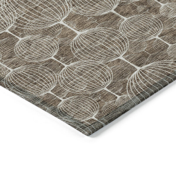 8' Chocolate And Beige Round Geometric Washable Indoor Outdoor Area Rug
