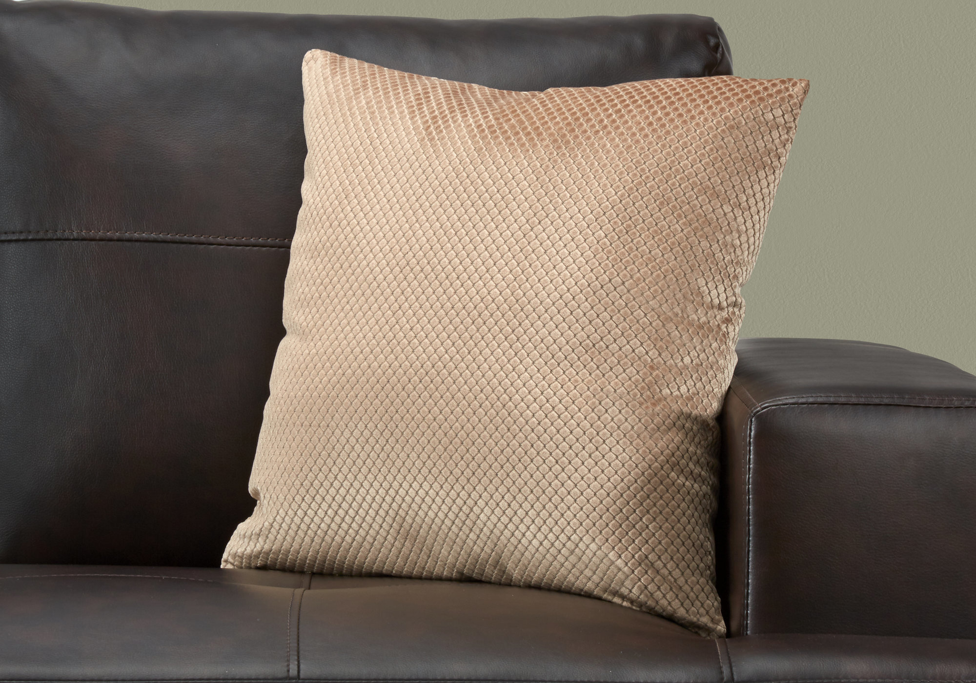 18" X 18" Beige Velvet Polyester Diamond Zippered Pillow - Image 3