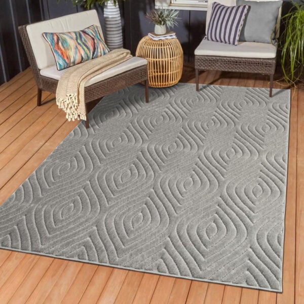 5' x 7' Gray Trellis Area Rug