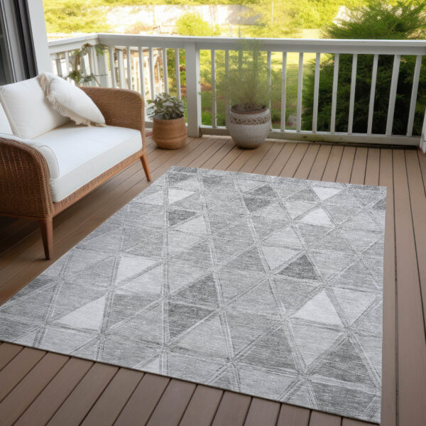 10' X 14' Gray Silver And Ivory Geometric Washable Indoor Outdoor Area Rug