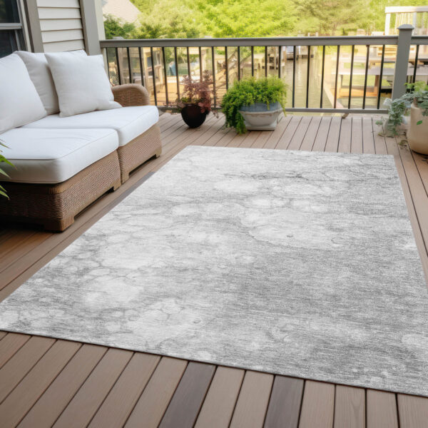 3' X 5' Silver Gray And Ivory Abstract Washable Indoor Outdoor Area Rug