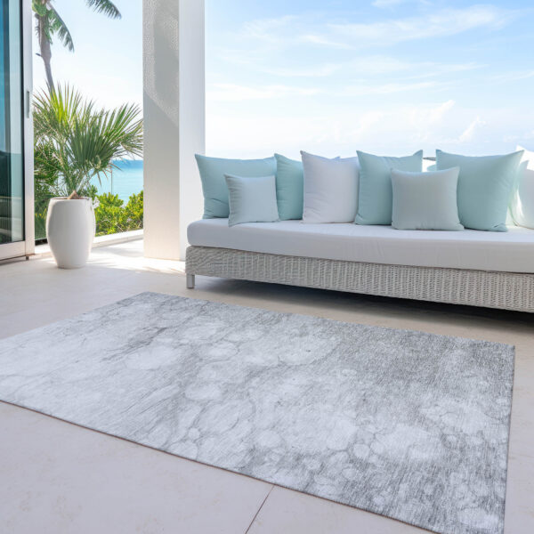 3' X 5' Silver Gray And Ivory Abstract Washable Indoor Outdoor Area Rug