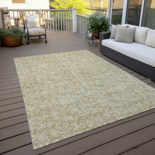 5' X 8' Beige And Ivory Floral Washable Indoor Outdoor Area Rug