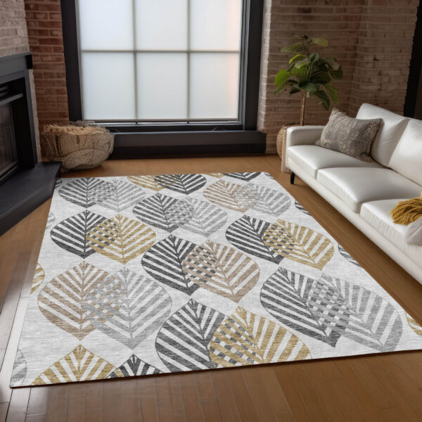 5' X 8' Silver Gray And Gold Floral Washable Indoor Outdoor Area Rug
