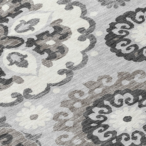 8' Silver Gray And Ivory Round Floral Medallion Washable Indoor Outdoor Area Rug